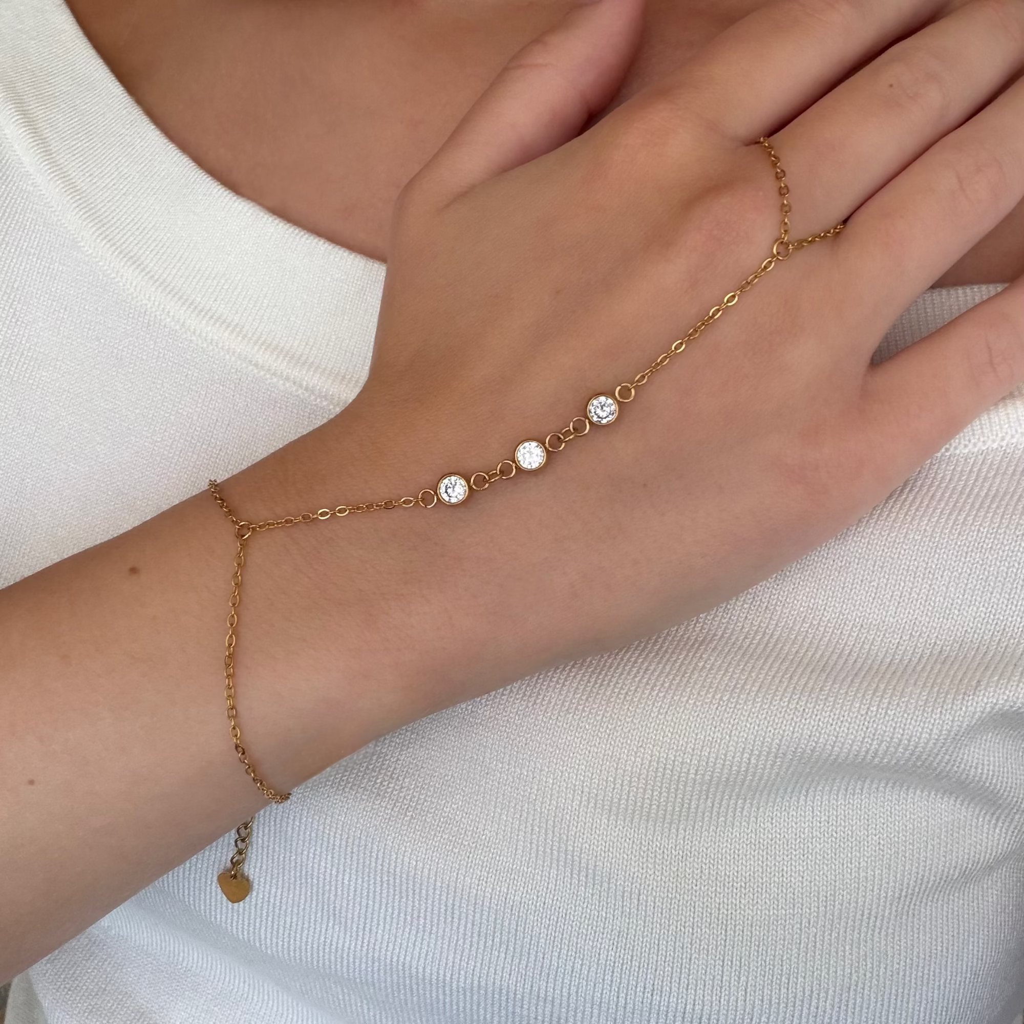 Twinkling Hand Chain - EVRYJEWELS