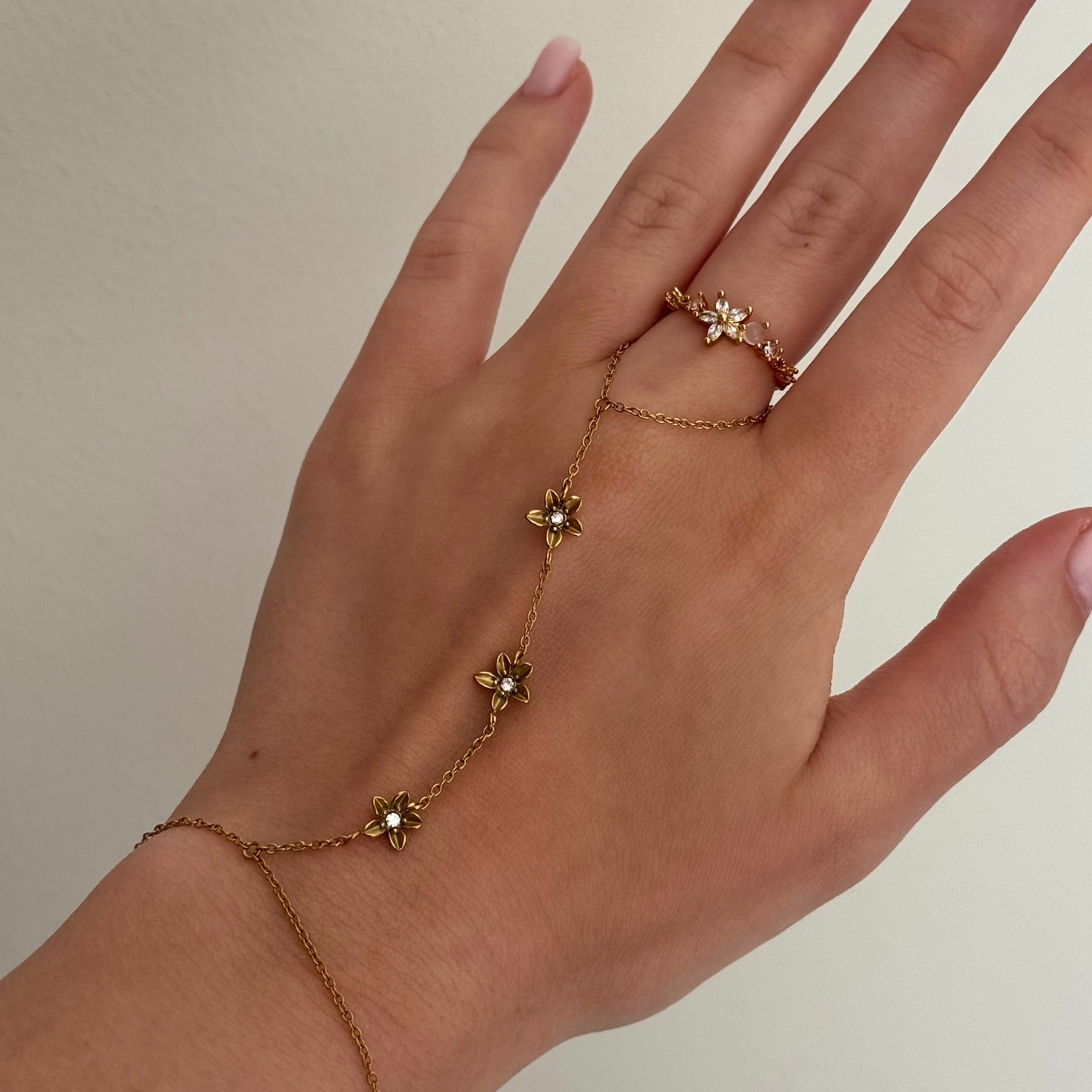 Summer Babe Hand Chain - EVRYJEWELS