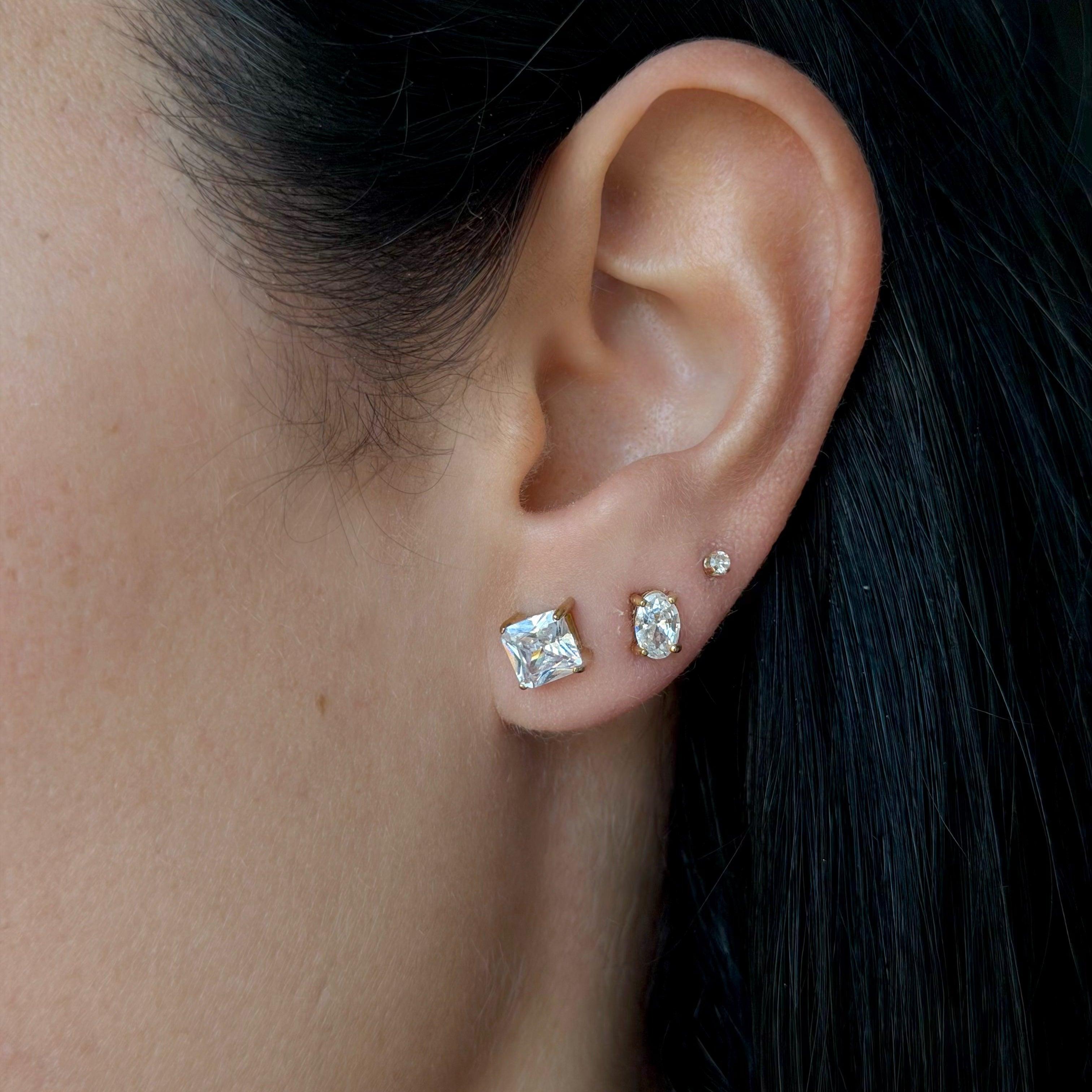 Twinkling Star Oval Stud Earrings